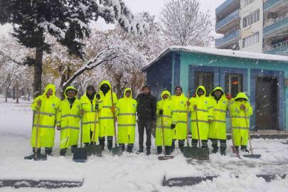 Eyyübiye Belediyesi ekiplerinden kar mesaisi