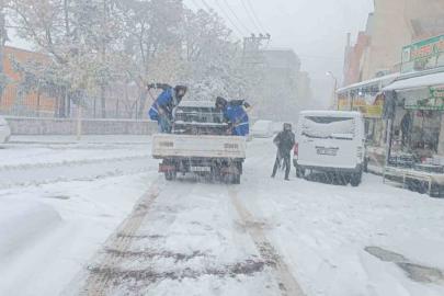 Eyyübiye Belediyesi ekiplerinin karla mücadelesi sürüyor