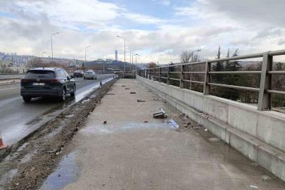 Fatih Köprüsü’ndeki açık inşaat alanı, ana arterdeki trafiği tehlikeye sokuyor