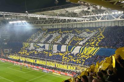 Fenerbahçeli taraftarlardan derbiye özel koreografi