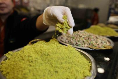 Fıstık fiyatları arttı:  Sahtekarların kullandığı gıda boyası ve bezelyeye dikkat