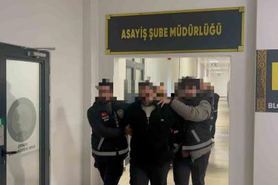 Futbolcunun aralarında bulunduğu 3 kişiyi silahla yaralayan 2 şüpheli tutuklandı