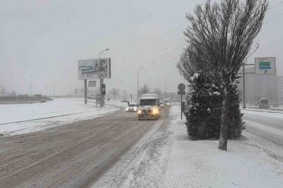 Gaziantep’te yoğun kar yağışı etkili oluyor