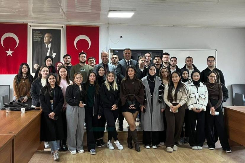 Geleceğin tapu teknikerlerine Kaymakam Dalak’tan mesleki rehberlik