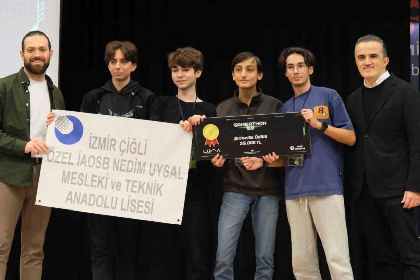 Gençler, en iyi oyunu geliştirmek için mücadele etti