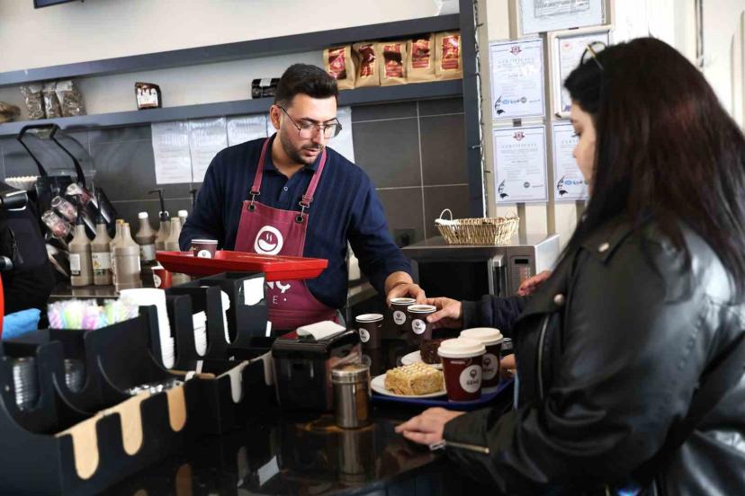 Gençler, Genç Kafe’nin müdavimi oldu