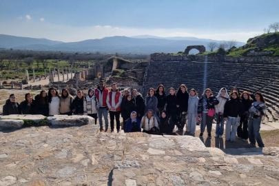 Gençler, tarih dolu bir gün geçirdi