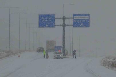 Gercüş’te Ayrancı geçidi kar nedeniyle ulaşıma kapandı