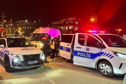 Girdiği markette raftaki şişeleri kırdı