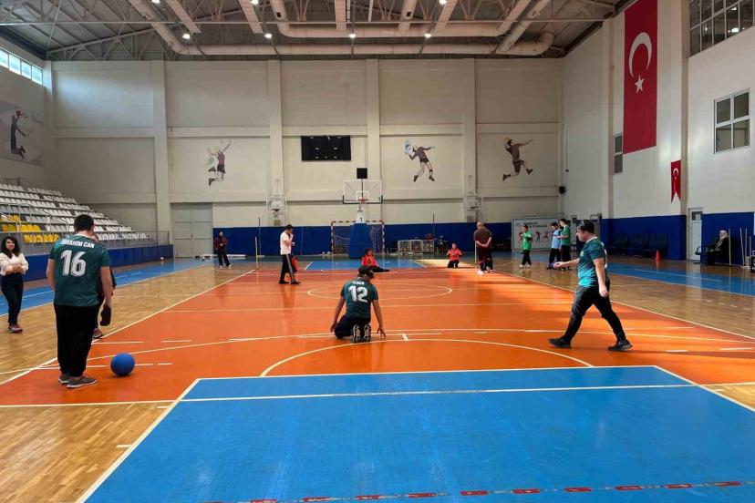 Gözler kapalı 12 dakikalık maçın kazananı empati oldu