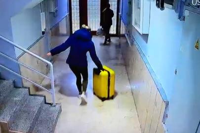 Güllü’nün kızının arkadaşı ile birlikte bavullarla binadan çıktığı anlara ilişkin görüntü ortaya çıktı