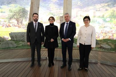 Gürcü Bakan ve dünyaca ünlü piyanist Bolkvadze’den Bursa’da tarihi yolculuk