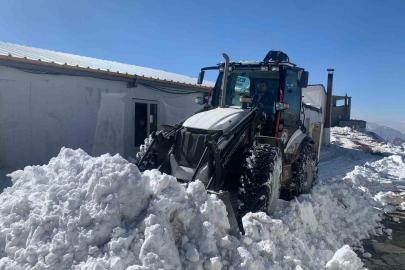 Hakkari’de 2 köy ve 10 mezra yolu kapandı