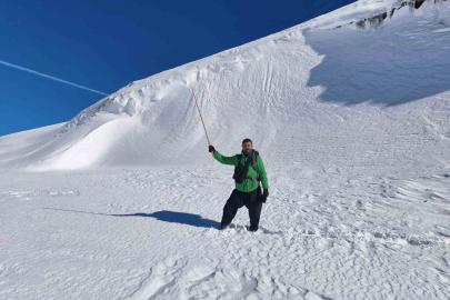 Harrut Yaylasına karlı yolda 4 saatlik tırmanış