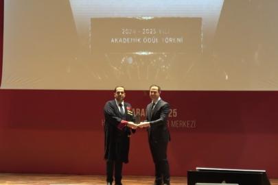 Hasan Kalyoncu Üniversitesi’nde "Akademik Ödül Töreni"
