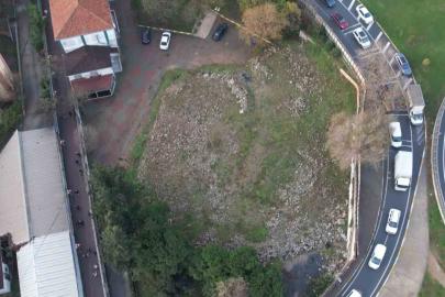 Hasar aldı denilerek İBB’nin yıktığı Avcılar E-5 yanındaki cami 6 yıldır yapılmadı