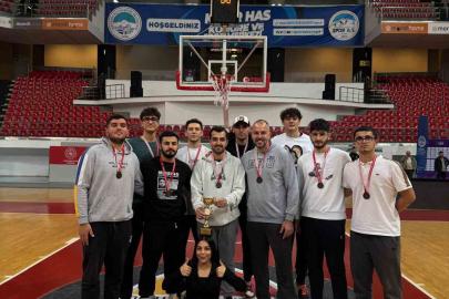 Hasketbol SK’da 15 maçta 32 oyuncu forma giydi