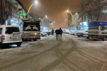 Hasköy’e mevsimin ilk karı yağdı