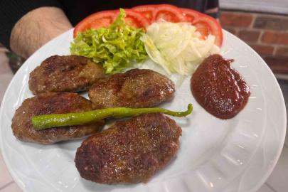 Hayrabolu’dan Avrupa sofralarına uzanan lezzet: 43 yıllık tescilli Çerkezmüsellim pabuç köftesi