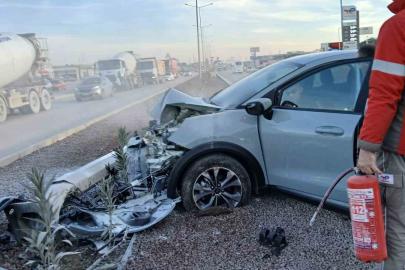 Hurdaya dönen araçtan yaralı kurtuldu