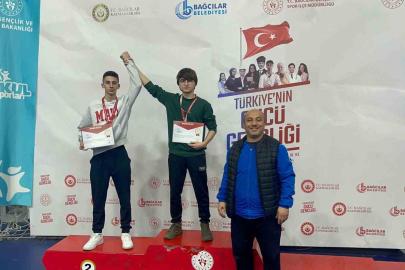 İhlas Koleji Güreş Takımı, İstanbul Şampiyonası’nda çifte başarıya imza attı