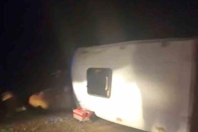 İnşaat işçilerini taşıyan minibüs devrildi: 16 yaralı