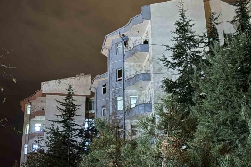 İntihara kalkışan şahıs 4 saatte ikna edildi