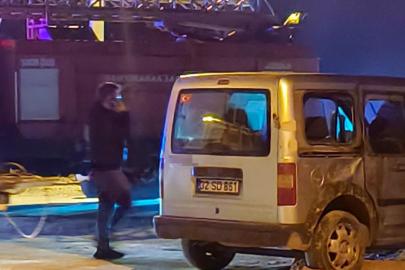 Isparta’da kontrolden çıkan hafif ticari araç devrildi: 2 yaralı