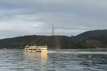 İstanbul Boğazı’nda gökkuşağı şöleni