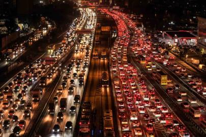İstanbul Cevizlibağ’da trafik yoğunluğu havadan görüntülendi