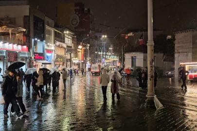 İstanbul’da kar yağışı devam ediyor