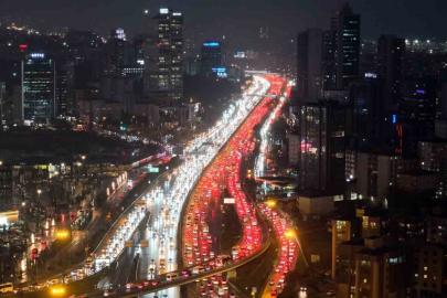 İstanbul’da trafik durma noktasına geldi: Yağmurun etkisi ile yoğunluk yüzde 90’a ulaştı
