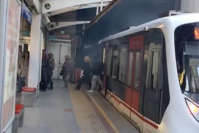 İzmir’de metro vagonu raydan çıktı