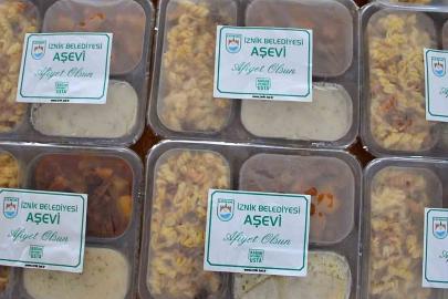 İznik Belediyesi’nden 365 gün sıcak yemek desteği