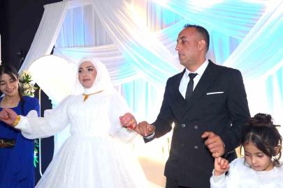 Kaçarak evlendiler, 14 yıl sonra rüya gibi bir düğünle hayallerini tamamladılar
