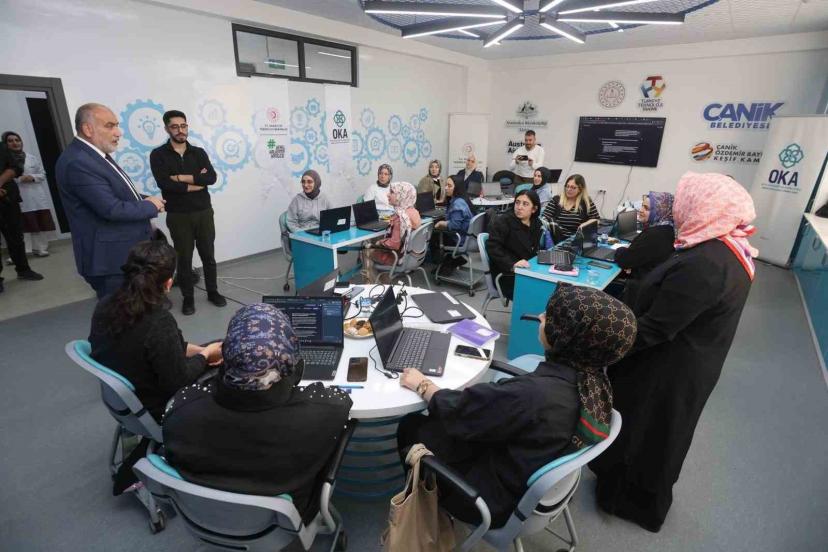 Kadınlar, yapay zeka ile geleceğe hazırlanıyor