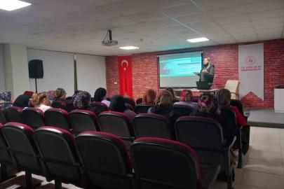 Kadınlara en iyi narkotik polisi anne eğitimi verildi