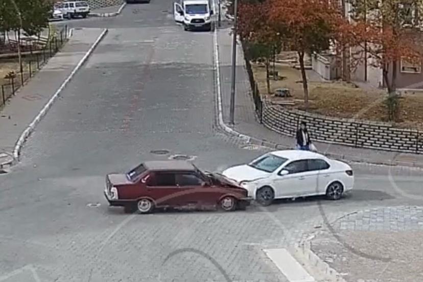 Kafa kafaya çarpıştılar