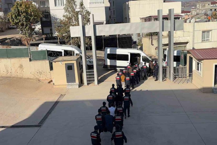 Kahramanmaraş ve Gaziantep’te tefeci operasyonu: 17 tutuklama
