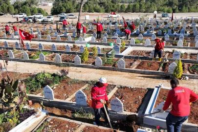Kahramanmaraş’ta mezarlıklarda düzenleme