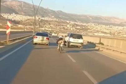 Kahramanmaraş’ta motosikletle tehlikeli sürüş kamerada