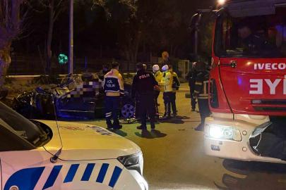 Kaldırıma çarpan otomobil 200 metre savruldu: 1 ölü, 1 ağır yaralı