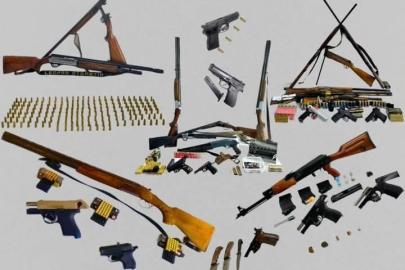 Kale’de kaçak silah ve mühimmatla yakalanan 9 şüpheli gözaltına alındı