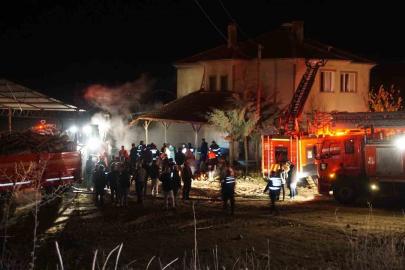 Kalorifer kazanı patladı, yangın çıkan ev kullanılamaz hale geldi