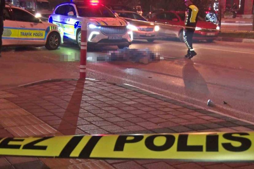 Kamyon ile çarpışan motosikletin 17 yaşındaki sürücüsü hayatını kaybetti