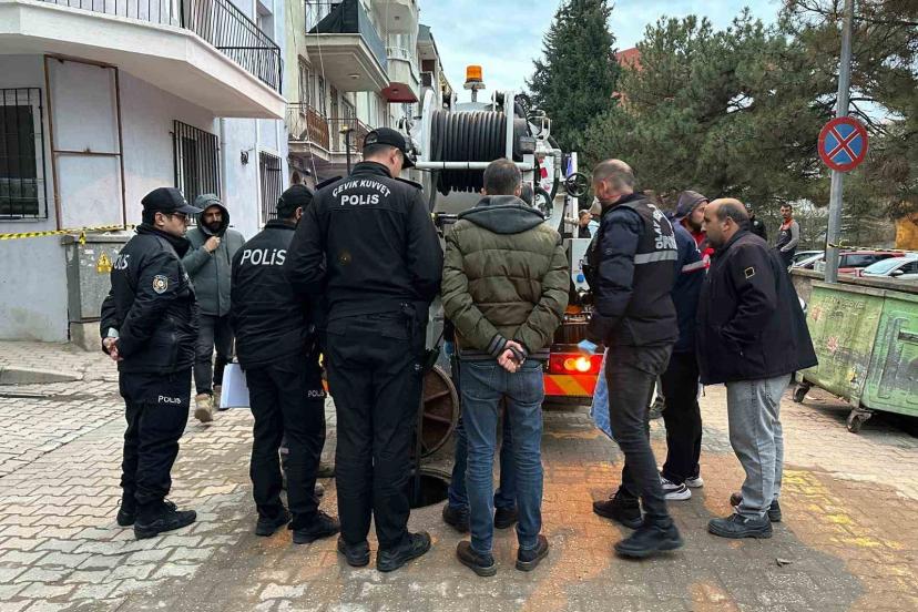 Kanalizasyonda cenin bulundu