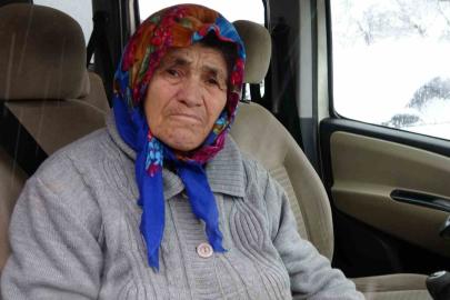 Kar sebebiyle yolu kapanan köydeki hasta, ekipleri seferber etti