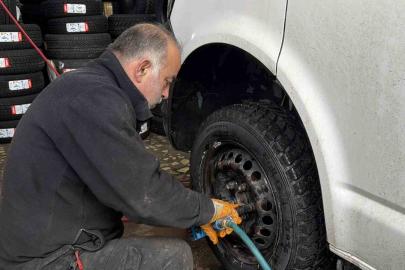 Kar yağdı, kış lastiği telaşı başladı