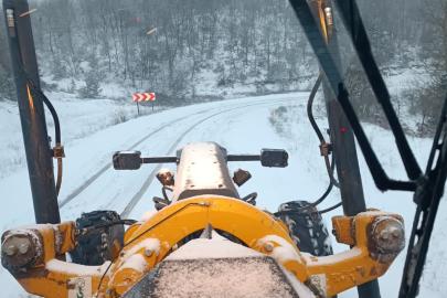 Kar yağışının etkili olduğu Bilecik’te ekipler sahada