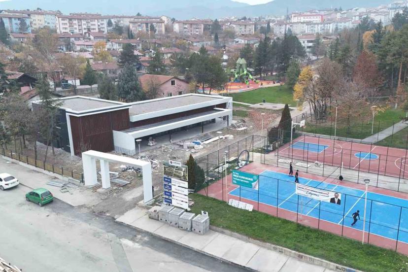 Karabük Belediyesi 5000 evler sosyal tesisleri’nde çalışmalar hız kesmiyor